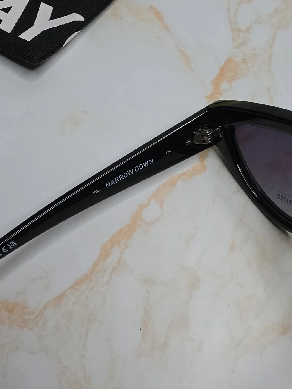 QUAY "NARROW DOWN" Black Cat Eye Frame / Smoke Polarized Lenses Sunglasses - Picture 6 of 11